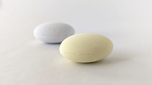 Energize with Awake: Lavender, Chamomile, Jasmine. Relax with Dream: Lemon, Eucalyptus, Grapefruit. 10-Piece Shower Steamer and Shower Bombs Aromatherapy Gift Set with Burlap Bag